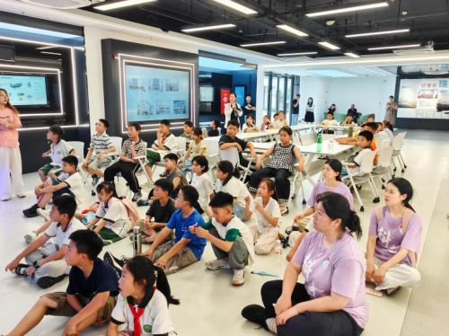 “童心共济，‘益’路向阳”——江苏师范大学科文学院文理学院“小青马学堂”暑期三下乡