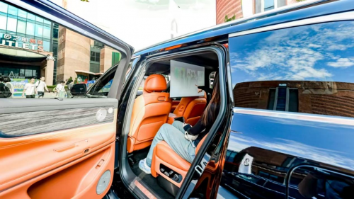 问界汽车燃动2025合肥社区运动会，“移箱换驾”引爆智慧空间体验