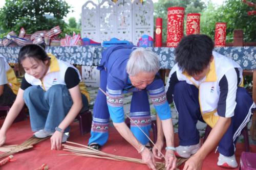 教育赋能・非遗焕新・科技助农｜南宁学院教育学院助力广西罗城仫佬族自治县乡村振兴促进团