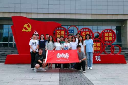 “丰”桥筑梦路重大学子为库区留守儿童绘梦