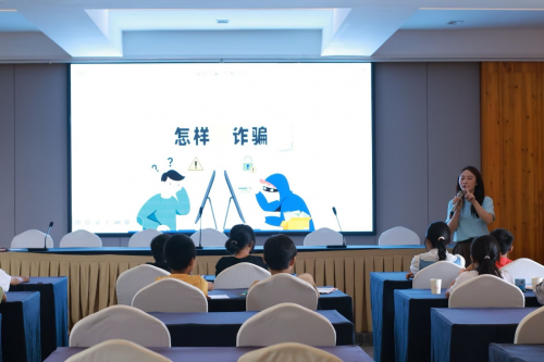 2025年7月14日，“燃梦乡村，‘垫’石成金”乡村振兴促进团的志愿者们怀揣热忱与使命，走进重庆市垫江县毕桥村村委会，开展“逐光书语润心”主题支教活动。他们以生动的故事、实用的知识与温暖的陪伴，为当地(图6)