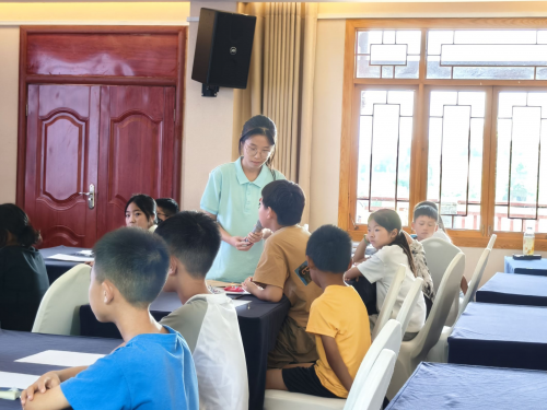 2025年7月14日，“燃梦乡村，‘垫’石成金”乡村振兴促进团的志愿者们怀揣热忱与使命，走进重庆市垫江县毕桥村村委会，开展“逐光书语润心”主题支教活动。他们以生动的故事、实用的知识与温暖的陪伴，为当地(图7)
