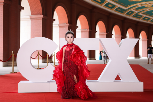 中国7岁女孩刘思嘉巴黎发声倡导水资源保护获国际赞誉