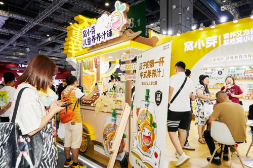 窝小芽×敏小芽双品牌闪耀CBME 科学喂养重塑婴童健康新生态