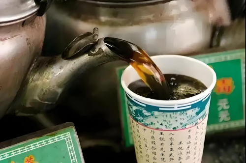 广府饮食文化：舌尖上的本草纲目 广东上医“原汤伴侣”开创药膳汤的新时代