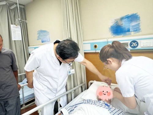 告别“腊肠耳” 成都仁品耳鼻喉医院硬核实力助18岁男孩重获 “新耳”