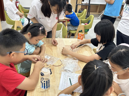 科普点亮童心 实践助力振兴：珠海科技学院“新禾知行队”赴罗定市开展科普下乡活动(图9)