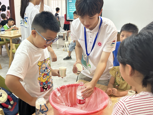 科普点亮童心 实践助力振兴：珠海科技学院“新禾知行队”赴罗定市开展科普下乡活动(图5)