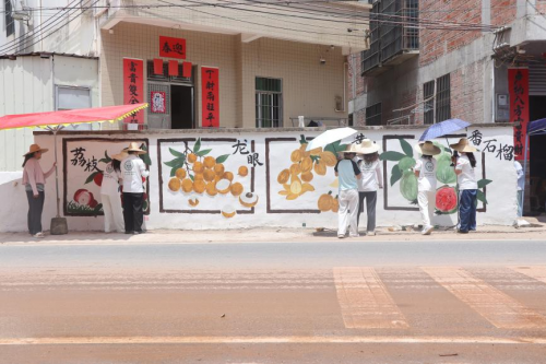 画笔绘乡韵 科普暖民心 —— 广州新华学子以 "墙绘 + 健康" 赋能乡村振兴(图5)