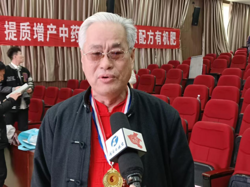中国医师节致敬：许氏父子 以中药为刃 铸就抗癌传奇