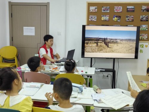 曼实践|湖北大学曼城联合学院2023级研究生团支部赴新疆塔城地区裕民县关于小白杨哨所调查实践团队赴新疆塔城、武汉武昌开展学习实践(图3)