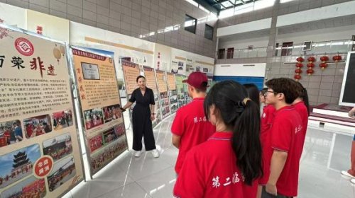 乡音·鼓韵·心声:鼓韵薪火社万荣花鼓非遗传习暨暖心服务纪实