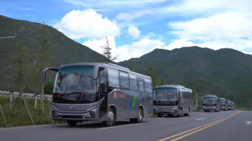 高原旅行舒适“升舱”！苏州金龙海格V9重新定义雪山出行