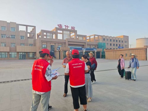 “反诈同心，防诈同行”——塔里木大学胡杨精神下乡路反诈共筑民族情“三下乡”社会实践团开展多维反诈宣讲活动(图3)