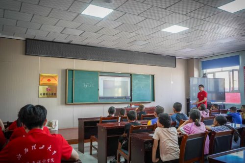 赣疆情深育童心，教育架桥铸梦行——江理学子开展特色教育实践活动(图5)