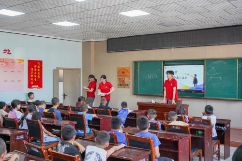 赣疆情深育童心，教育架桥铸梦行——江理学子开展特色教育实践活动(图6)