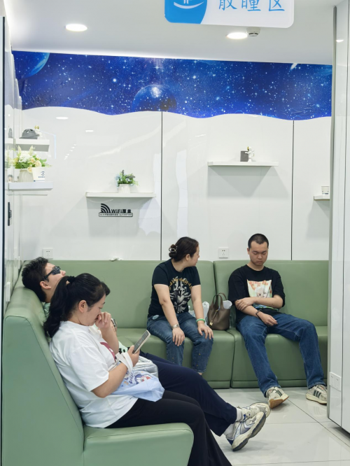 重庆近视手术科普：这四种情况千万别做！科学护眼认准专业选择第2张