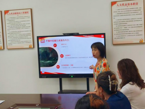 长墩堤社区开展中医智慧防蚊养生活动筑牢老年人夏季健康防线