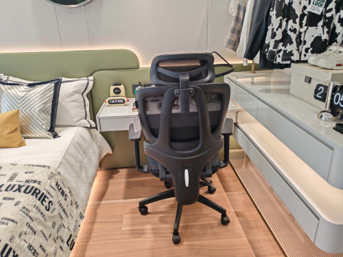 夏草木、黑白调、永艺人体工学椅行不行？如何选？专业测评爆款机型对决