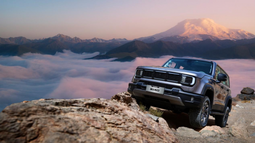 国典重器 军工本色：北京越野护航抗战胜利80周年阅兵盛典