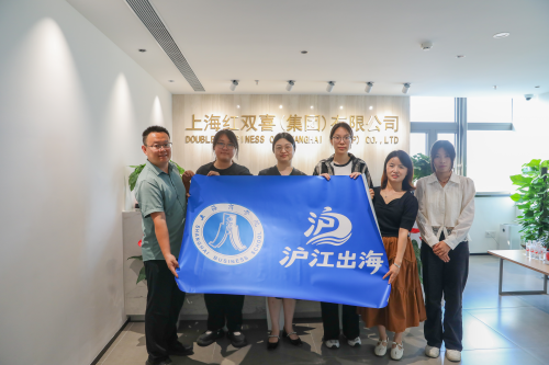 上海商学院学子黄奕婷团队探索红色非遗传承新路径