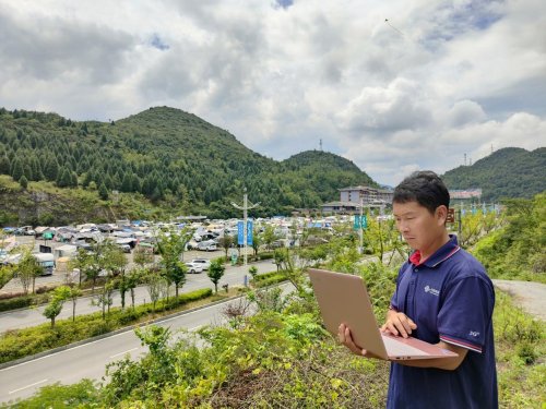 毕节联通优化网络保障 助力百里杜鹃避暑旅游通信畅通