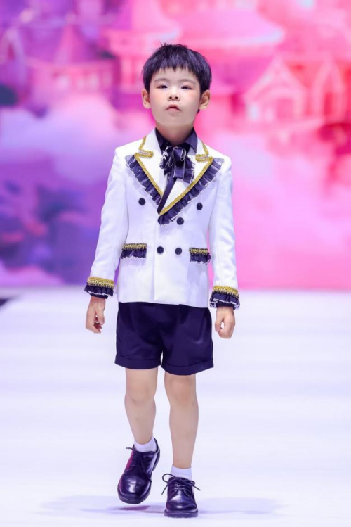 2025 FASHION TOP时装周完美谢幕