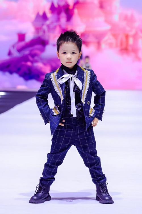 2025 FASHION TOP时装周完美谢幕