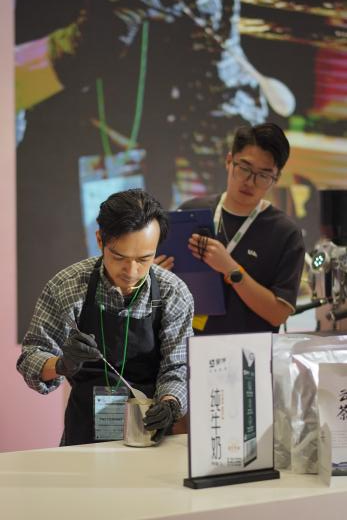 蒙牛专业乳品首秀国际舞台,以卓越品质驱动全球潮饮创新浪潮程 蒙牛专业乳品首秀国际舞台,以卓越品质驱动全球潮饮创新浪潮程