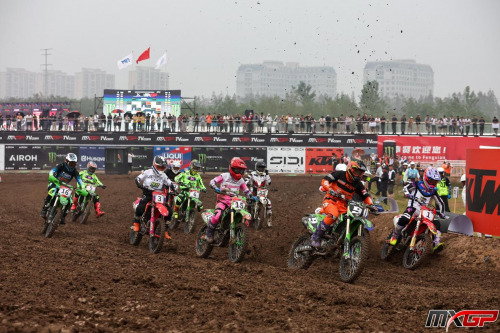 AR头盔亮相MXGP世界赛场