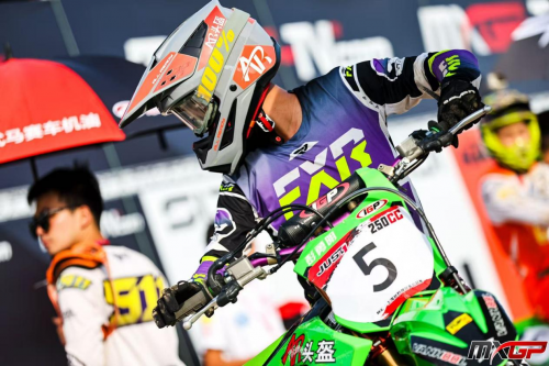 AR头盔亮相MXGP世界赛场
