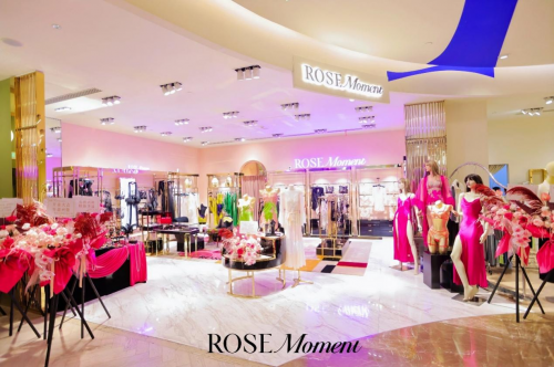 不被定义的“她”时尚：Rose Moment用蕾丝与真丝，让贴身衣物成为女性力量的具象化