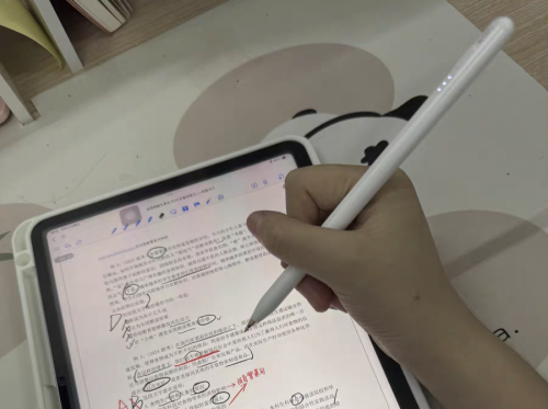 苹果平替笔哪个好?倍思、西圣、wiwu三大热品电容笔推荐测评!