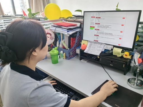 云端之上的“客服艺术家”：聆听湖北荆门联通黄周的温度与智慧