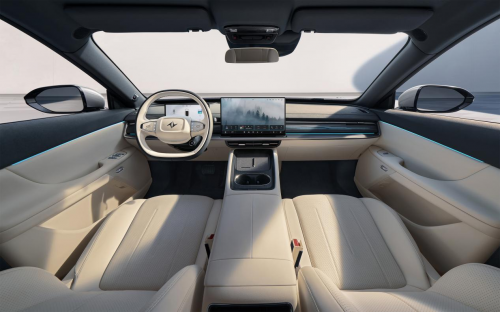 智能升级更懂年轻人！2025 款东风奕派 eπ007，15 万级纯电轿跑优选