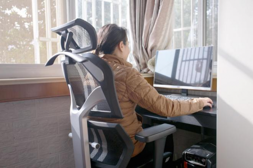 哪个牌子的人体工学电脑椅比较好？2025推荐这10款，好坐又舒适！