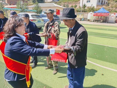 中国人寿财险兰州中支金融教育宣传周助力美好生活(图1)