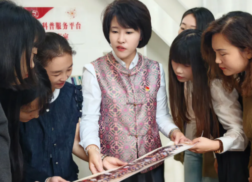 前海人寿周边寻舌尖上的湛江;西街街道党群服务中心主任陈琳以初心致敬英雄 前海人寿周边寻舌尖上的湛江;西街街道党群服务中心主任陈琳以初心致敬英雄