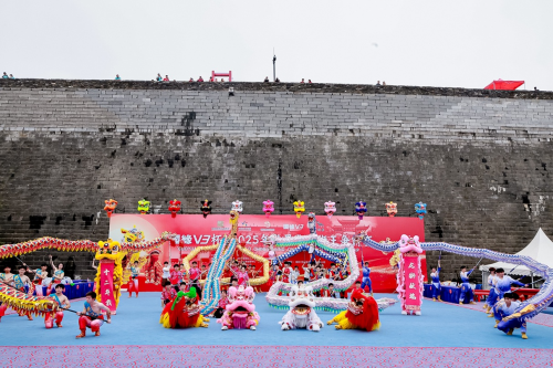 城墙根下精彩落幕，中国福海桥头醒狮团获得传统南狮项目“狮王”