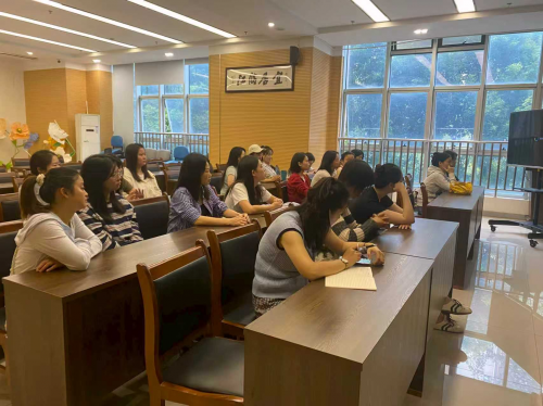 临江社区开展垃圾分类主题宣传 助推“美好环境共建共享”