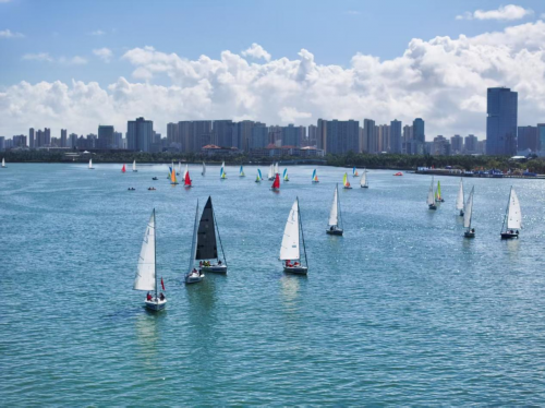 千帆竞渡贺国庆  2025“海口杯”帆船赛落幕