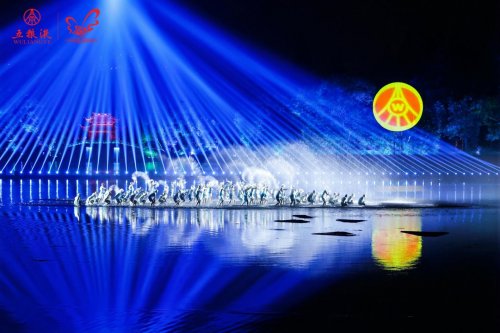 第27届（2025）西湖情五粮液玫瑰婚典浪漫上演  国内外百对新人谱写和美乐章