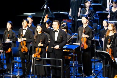 献礼“江山·月明”  铭记历史光辉