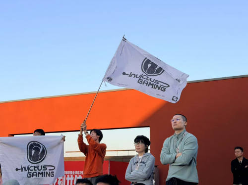 红墙见证，LPL主场虽败犹荣！这场古都电竞盛宴，激情不灭！