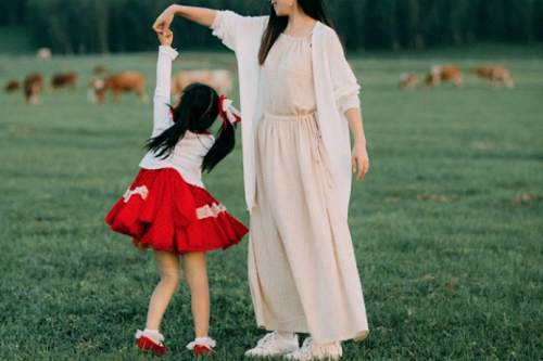 衣美来：定制妈妈专属服饰，开启自信绽放新范式
