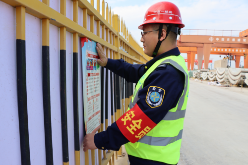 一双“铁脚板” 踏出千日安全路