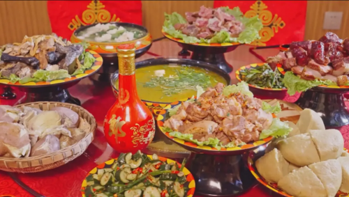 头部名酒稳礼赠，宴席市场扛大旗：白酒场景分化正当时