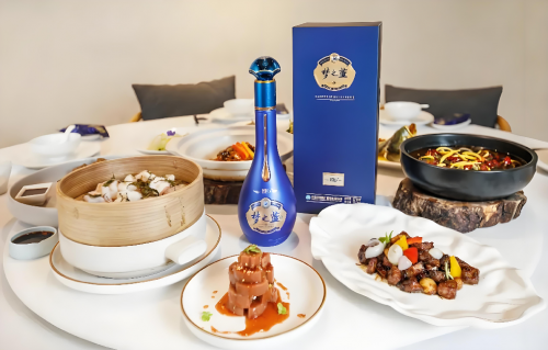 头部名酒稳礼赠，宴席市场扛大旗：白酒场景分化正当时