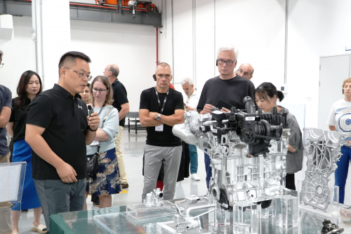 浩思动力迎来雷诺集团欧洲媒体团，展现全球混动技术领导力第3张