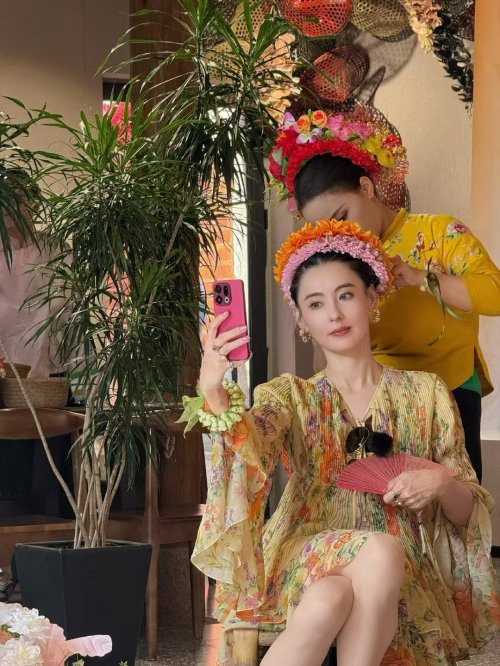 非遗簪花尽显东方雅韵！东方佰丽褪红如何帮大家get她的同款好肤质？